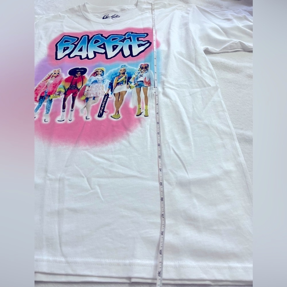 Barbie graphic short sleeve tshirt size large NWOT barbiestyle unique - Picture 6 of 6